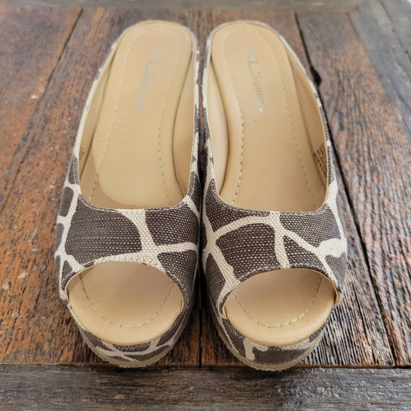 CL by Chinese Laundry 'Date Night' Giraffe Print Peep Toe Wedge - Picture 4 of 8